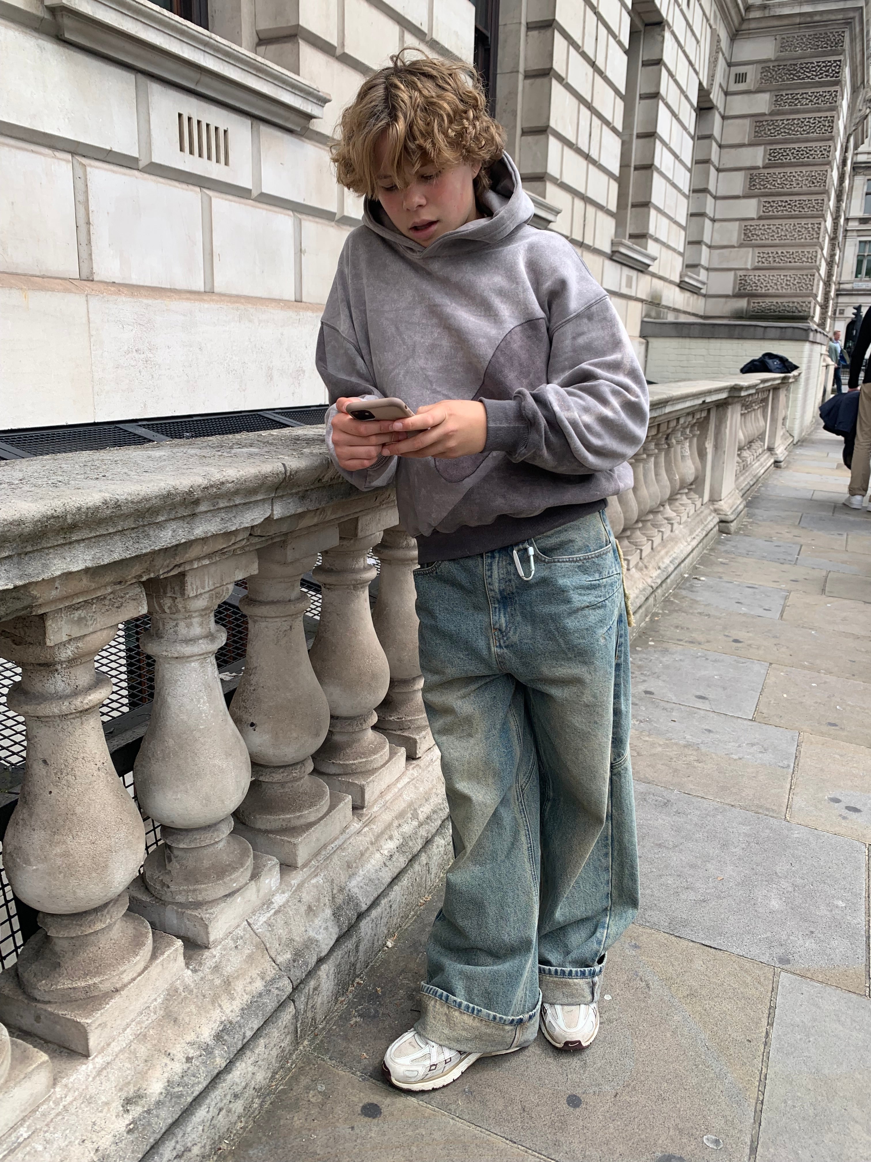 AVERUST "COLORBLOCK" HOODIE